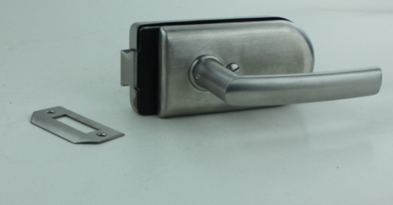 Avantaje feronerie usi sticla de la Glass & Fittings